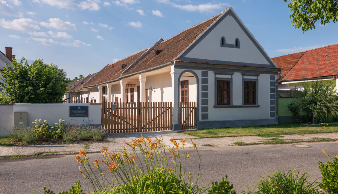 Tschardakenhof Aussenansicht